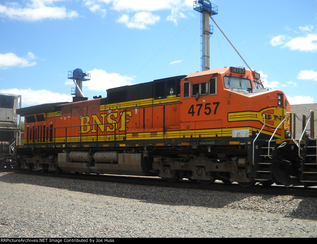 BNSF 4757